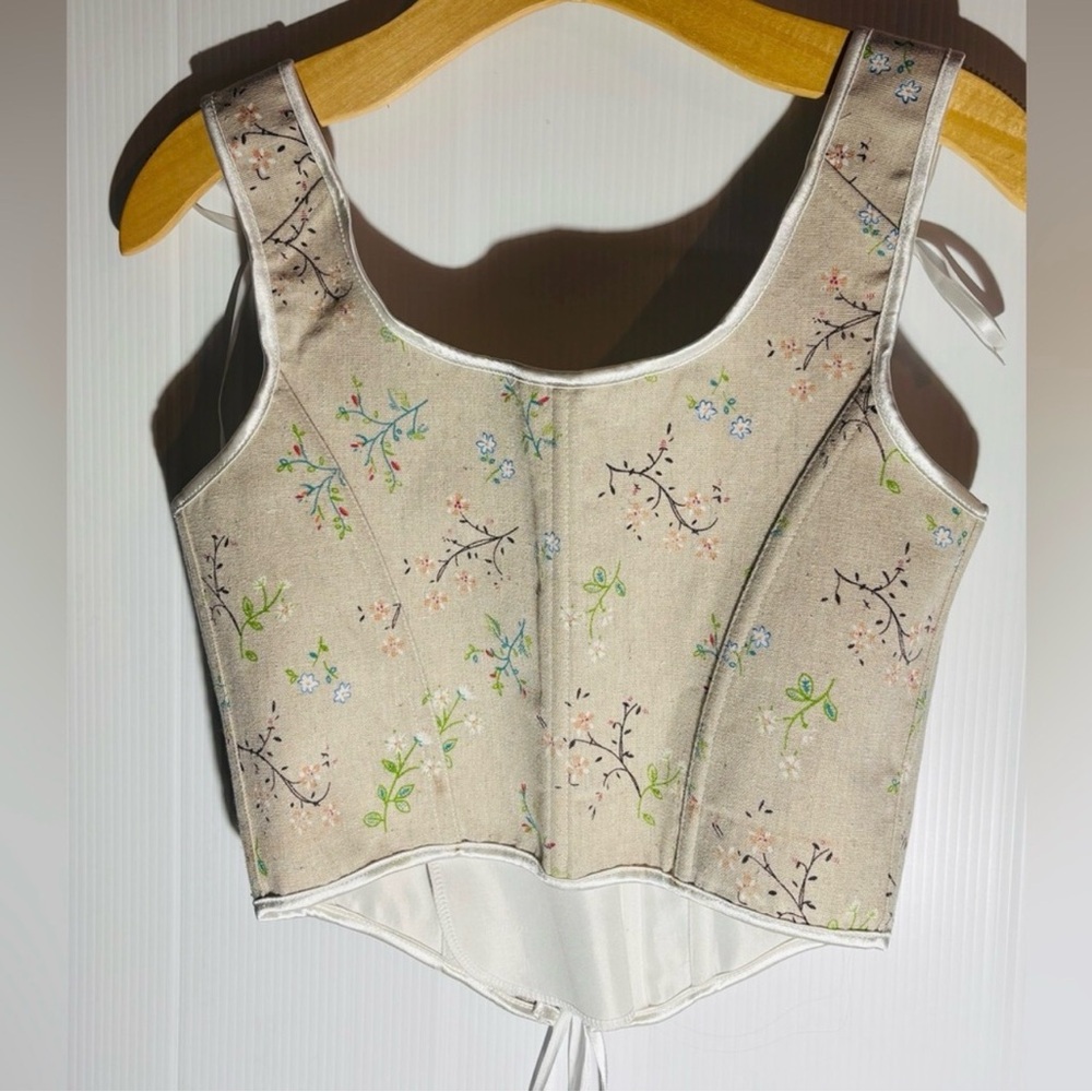 Floral Lace-Up Corset Top - Picture 4 of 4